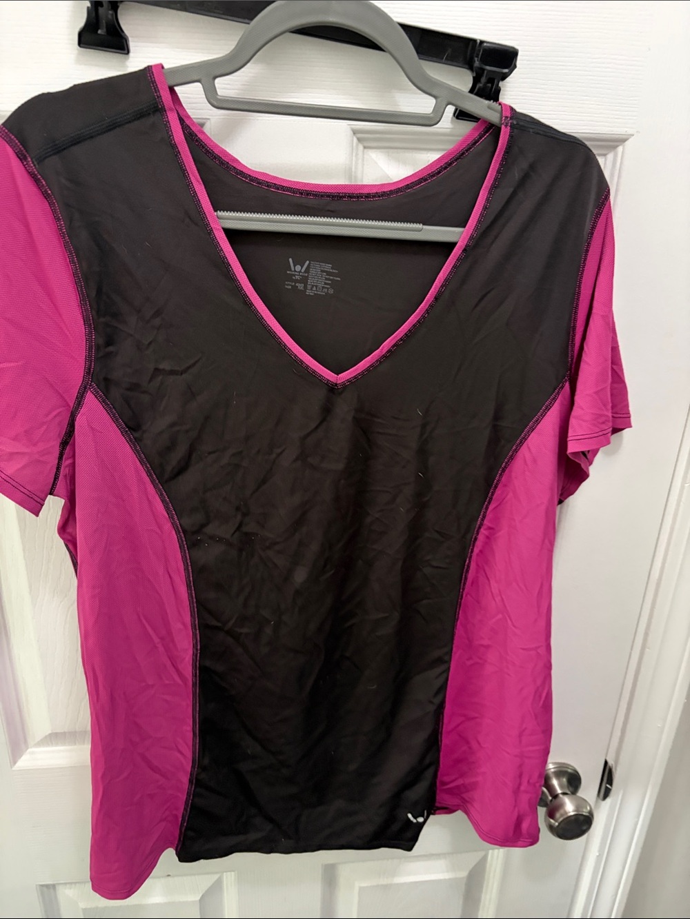 Women’s V-Neck Short Sleeve Active Tee and Pants - Black & Magenta